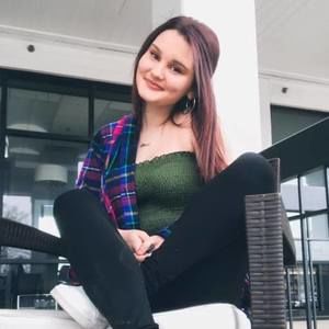 Meet your Posher, Maddie